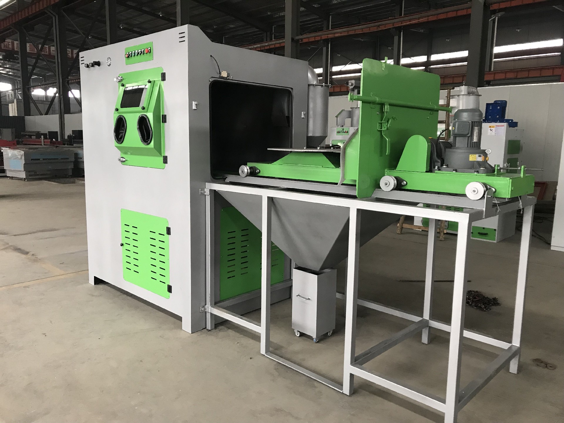 新型環(huán)保手動(dòng)加壓式噴砂機(jī)